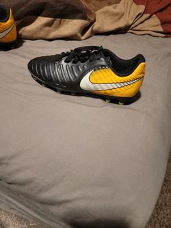 Nike TIEMPO soccer Cleats