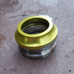 Merrit Headset Good Condition (Honey/Gold) Asking $15 Firm on Price 