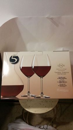 Lenox Tuscany Classic Crystal 4 wine glasses & Carafe