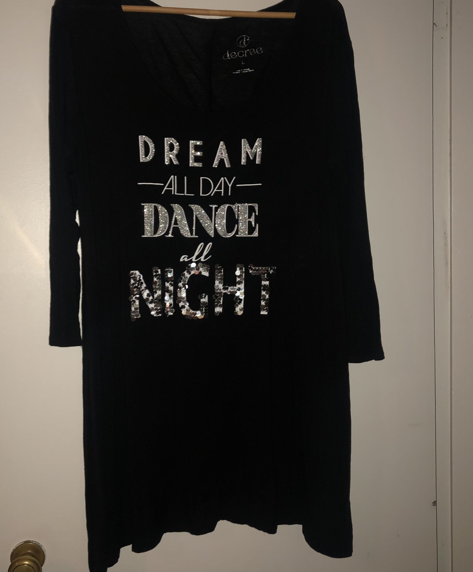 Decree Size Large Black Sequins Nightgown PIT TO PIT : 36” LENGTH: 34”