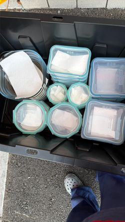 Pyrex glass container
