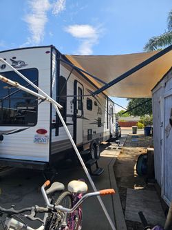 2018 Jayco 30-Foot Travel Trailer – Super Slide – Spacious & Family Friendly

Selling our 2018 Jayco 30-foot travel trailer. This is a great family-si