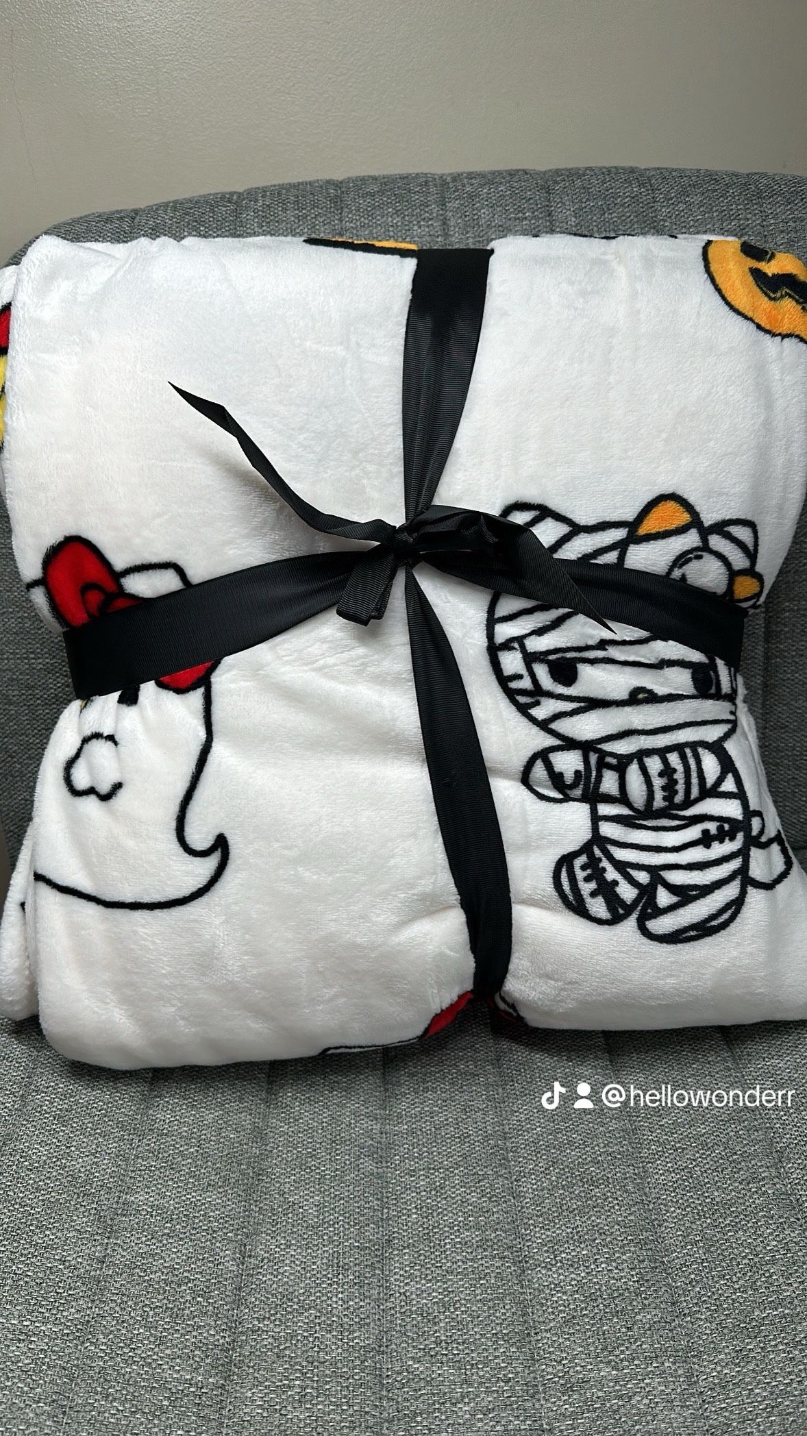 Hello Kitty Mummy Blanket Twin 