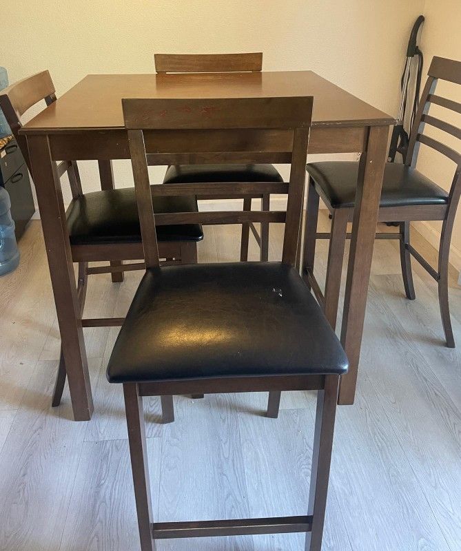🍽️ 4-Piece Dining Set – Table + 4 Chairs 🍽️