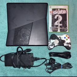 XBOX 360 SLIM CONSOLE WITH VIDEO GAME & CONTROLLER