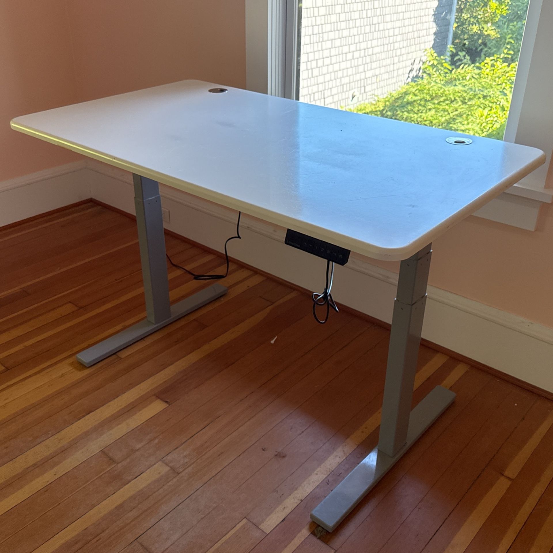 Autonomous Brand SmartDesk (Queen Anne)