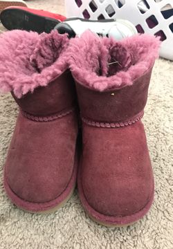 Size 6 toddler UGG boots