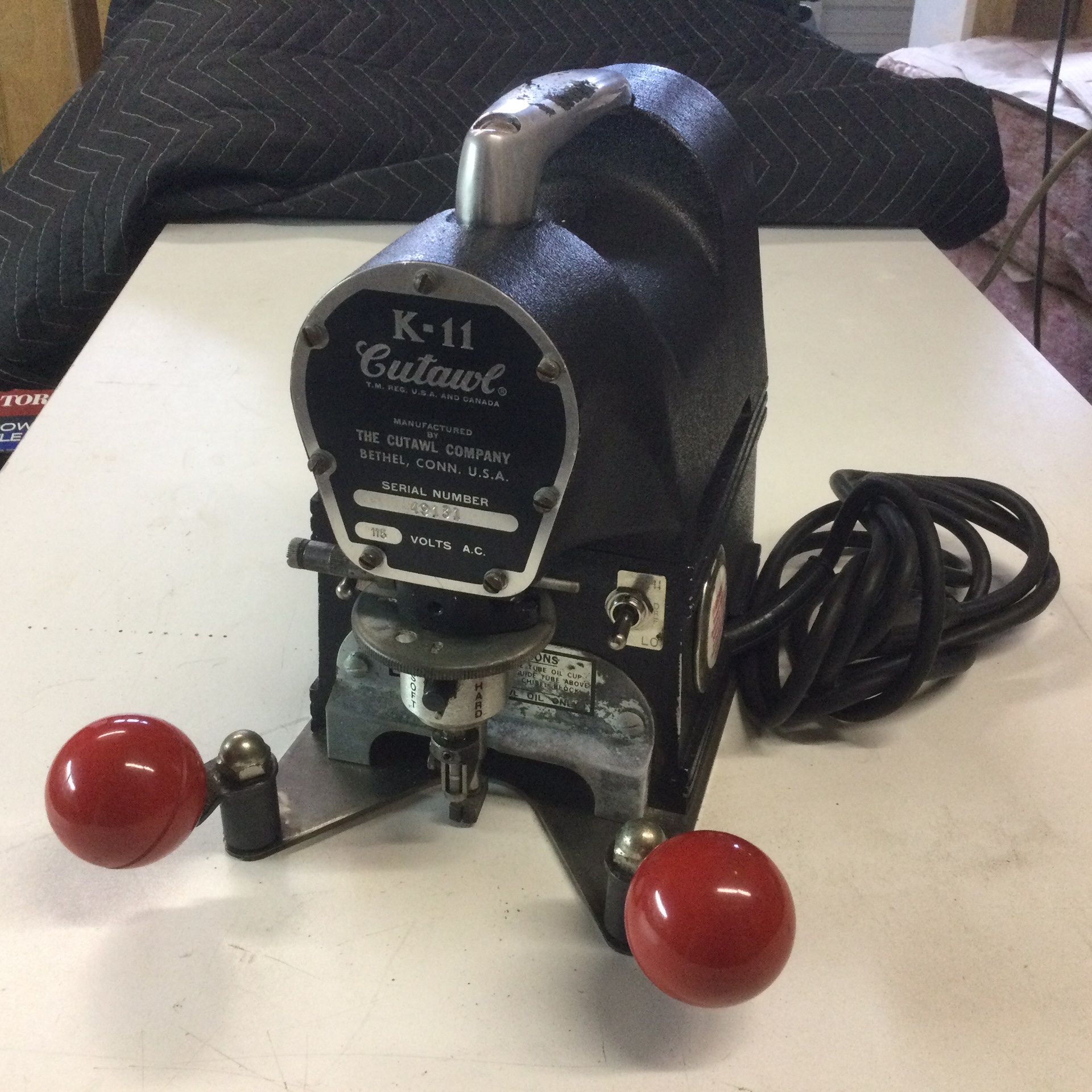 Cutawl Model K-11 Cutting Tool For Signmakers