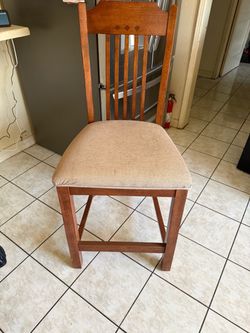 Tall chairs/stools
