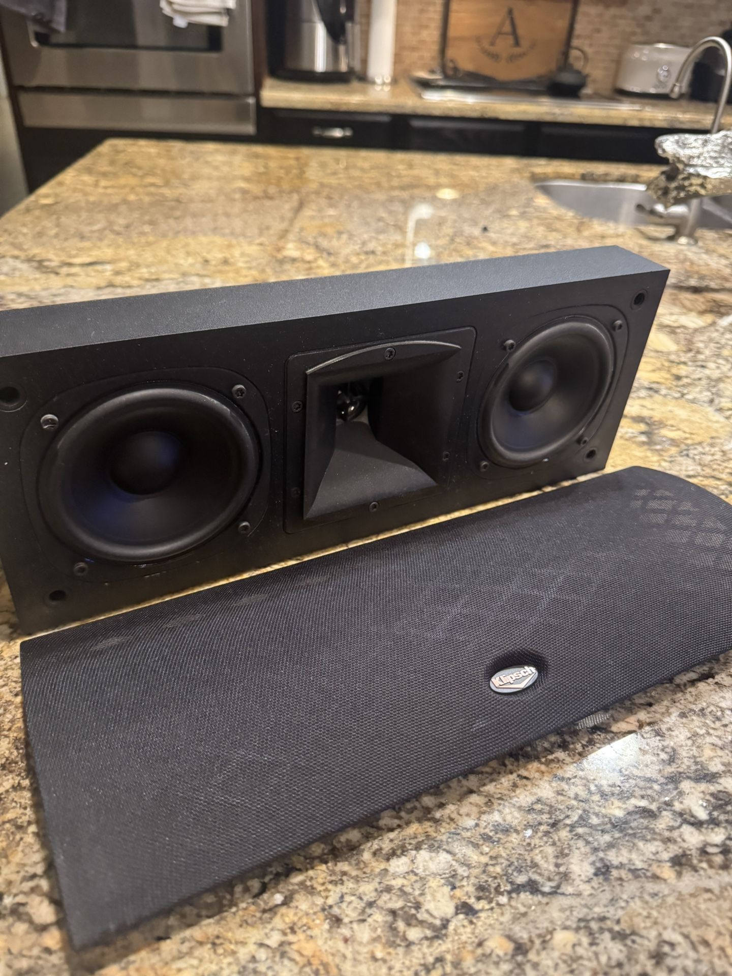 Klipsch Synergy SC 5 Black Center Speaker Wired 50 Watts 8 Ohms w/ Grill Cover