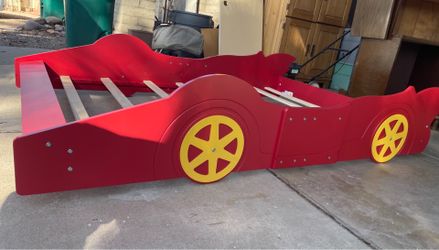 Race car platform twin bed