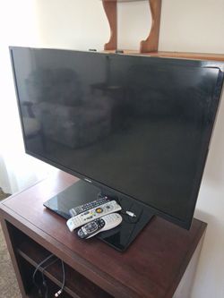 Samsung Flat Screen LED TV with Remotes