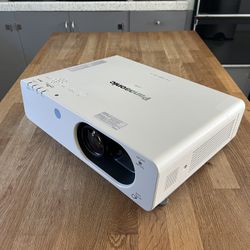 Panasonic Projector - With An HDMI Port