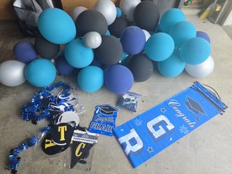 Free 2025 Grad Decorations