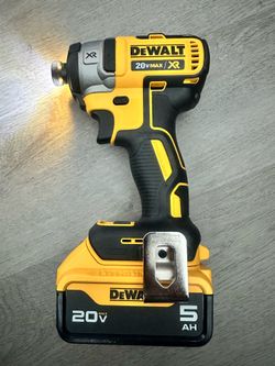 DeWalt XR impact driver whit 5Ah battery