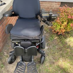 Quickie Q500 M Power Wheelchair with SEDEO PRO Seatin