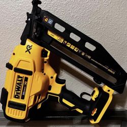 New Dewalt 20/Volt MAX XR Cordless 16 Gauge Angled Finish Nailer (Tool Only