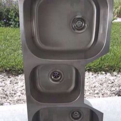 46 × 20 Brand new   under   Mount 3 campartments STAINLESS STEEL custom deep  sink. $ 350