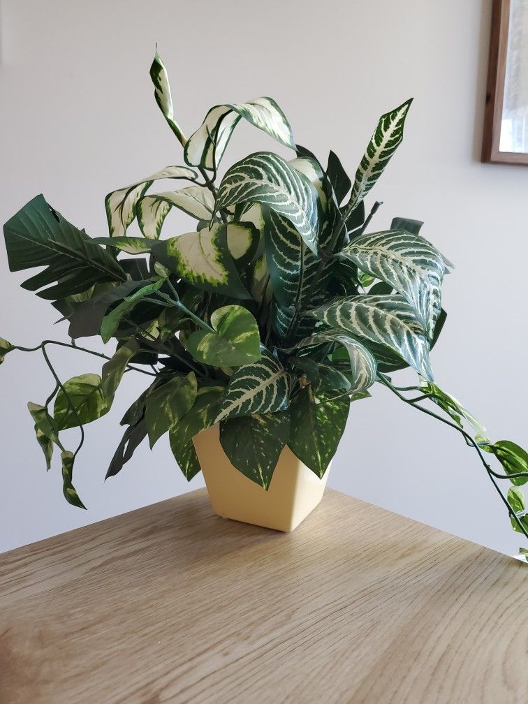 Faux Plant Decor In Yellow/White Ceramic Vase