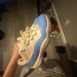 Jordan 11 Retro Low University Blue (2017)