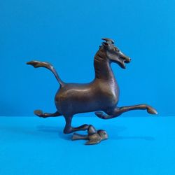 China bronze success Chinese Zodiac animal horse horse swallow Feng Shui statue

