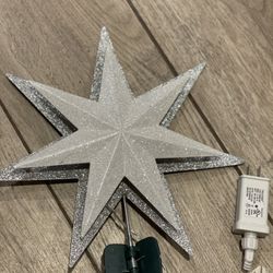 Christmas Tree Topper Star (lights up)