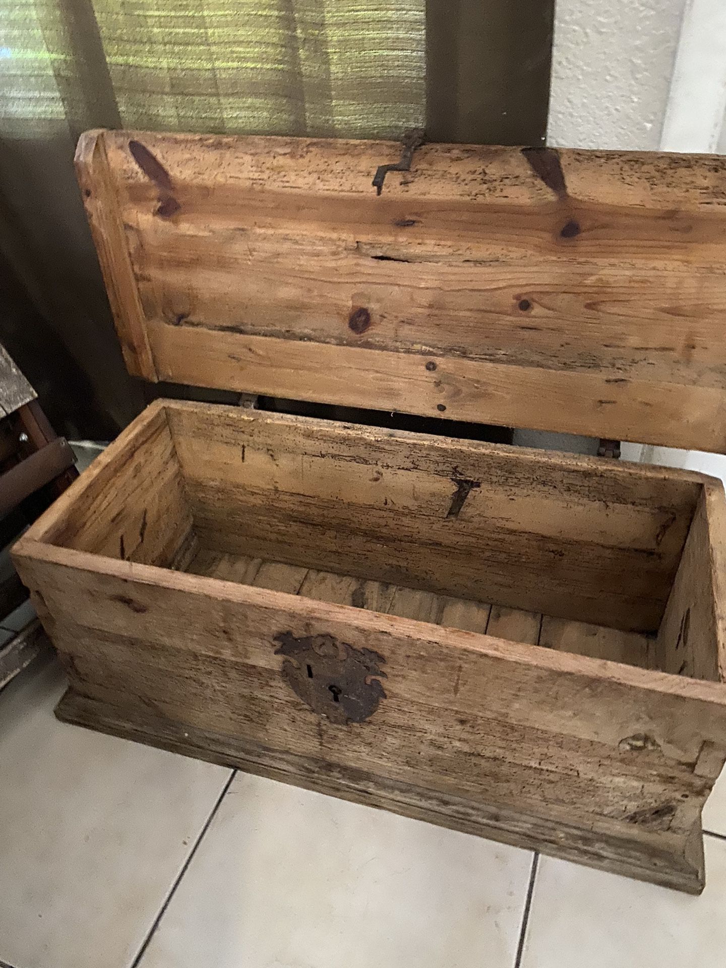 Wood Chest  Free !!