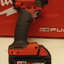 MILWAUKE M18 FUEL BRUSHLESS IMPACT DRIVER WITH BATTERY 5.0 AH