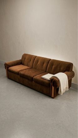 Pullout Harlequin sleeper sofa