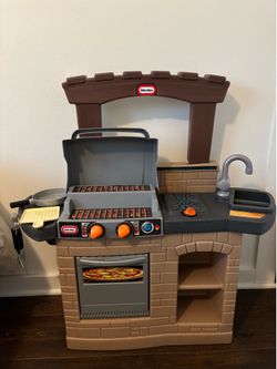 Little Tikes Cook n Play Outdoor BBQ Play Food and Toy Kitchen