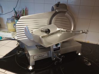 Meat and Deli Slicer 10" Blade - General Commercial Countertop Manual Gravity-Feed Electric