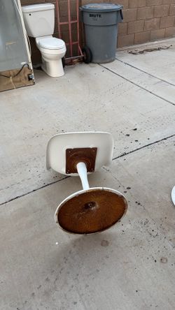 Set of four tulip chairs Burke is the brand I believe