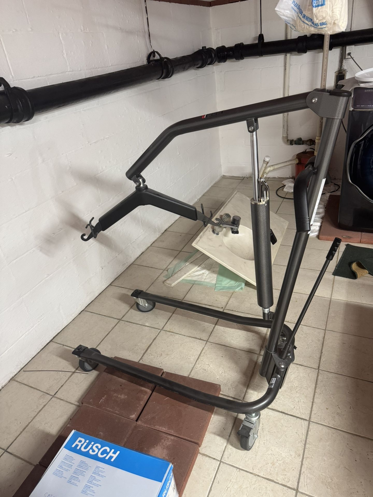 Drive Medical 13023SV Hydraulic Patient Lift w/ 6 Point Lift Cradle, Sling VGC