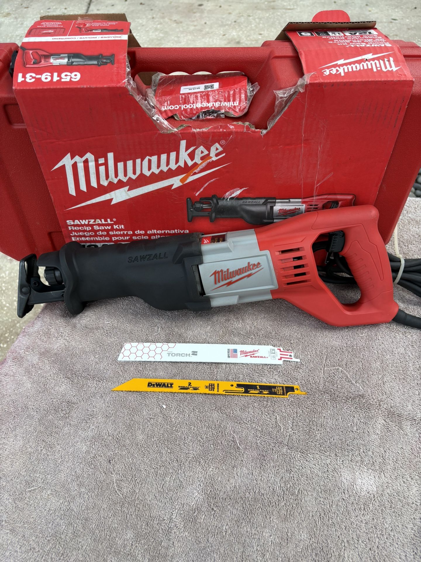 Milwaukee 12 Amp Reciprocating Sawzall-6519/ 31-New/Open Box, Hard Case, 8’ Cord, Blades