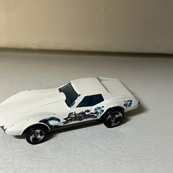 Vintage Car 1975 Hot Wheels Corvette Surf Shop White Car 1/64 Scale Die Cast