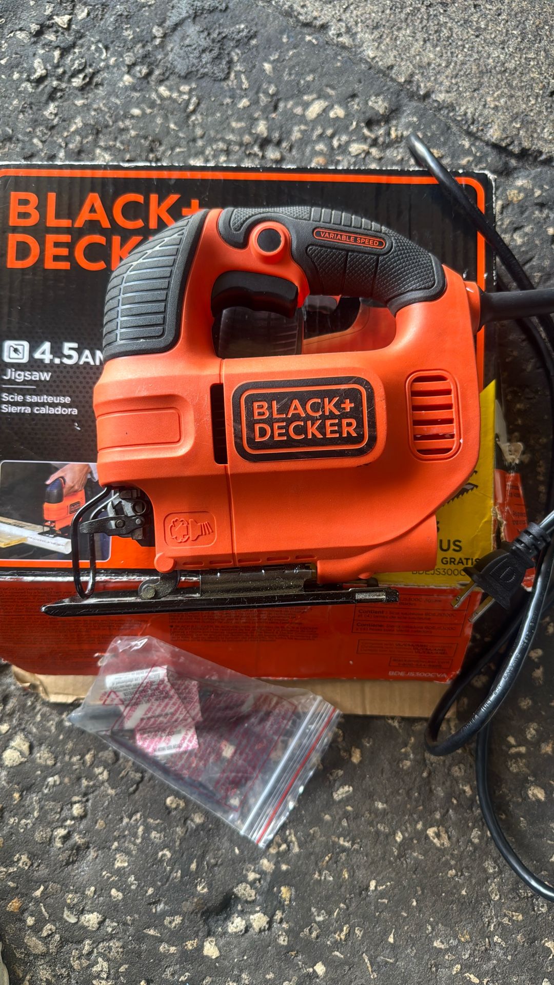 BLACK + DECKER TM