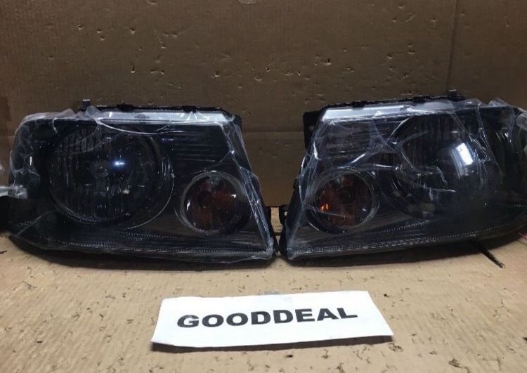 #135 Fit 04-08 Ford F-150/06-08 Mark LT Smoke Lens Amber Headlights