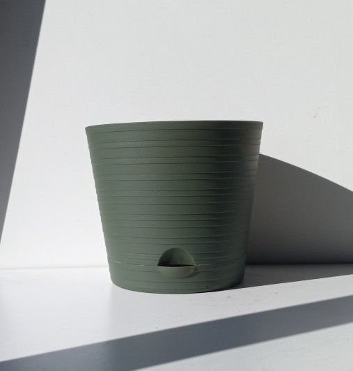 Plant Pot/ Plant Planter/ Flower Pot Patio Garden Saucer 