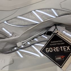 MONCLER TRAILGRIP GTX SIZE 42