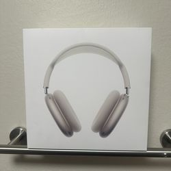 🎧 AirPods Max – Starlight | SEALED IN BOX | $500