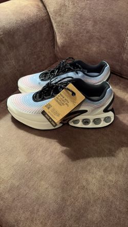 Nike AirMax   (Men Size 9.5
