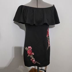 Embroidered Off the Shoulder Bodycon Dress