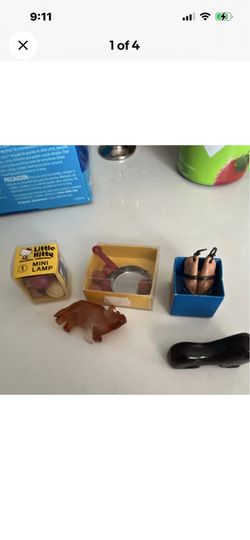 Hello Kitty Miniature DollHouse items