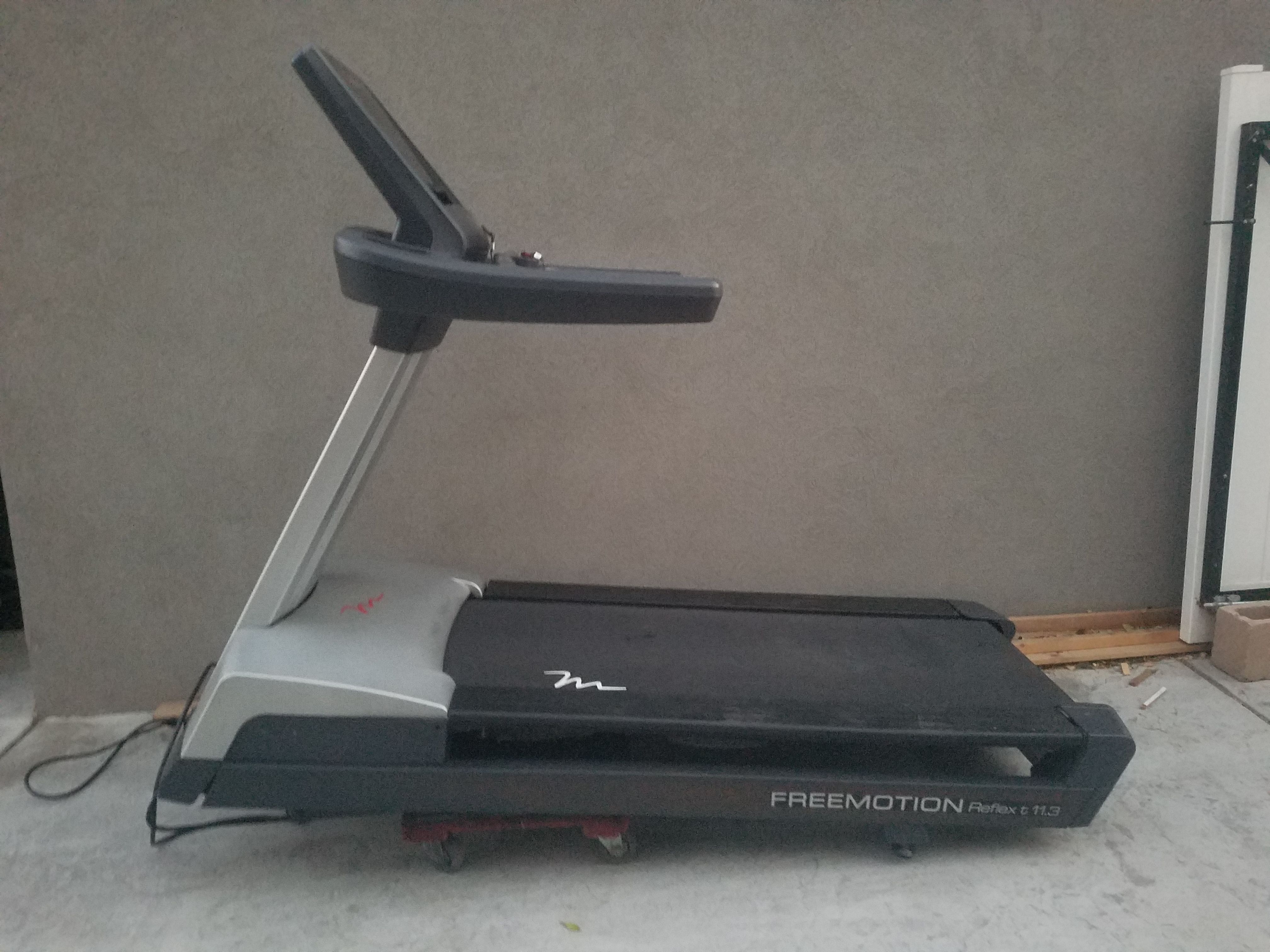 Commercial Freemotion 11.3 reflex treadmill for Sale in Riverside CA OfferUp