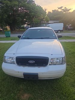 Ford Crown  Victoria Police  2011