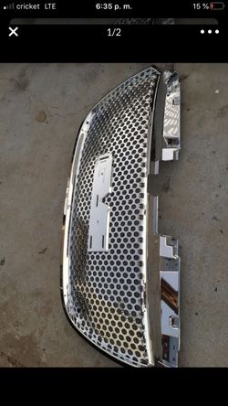 GMC 2015 XL grill