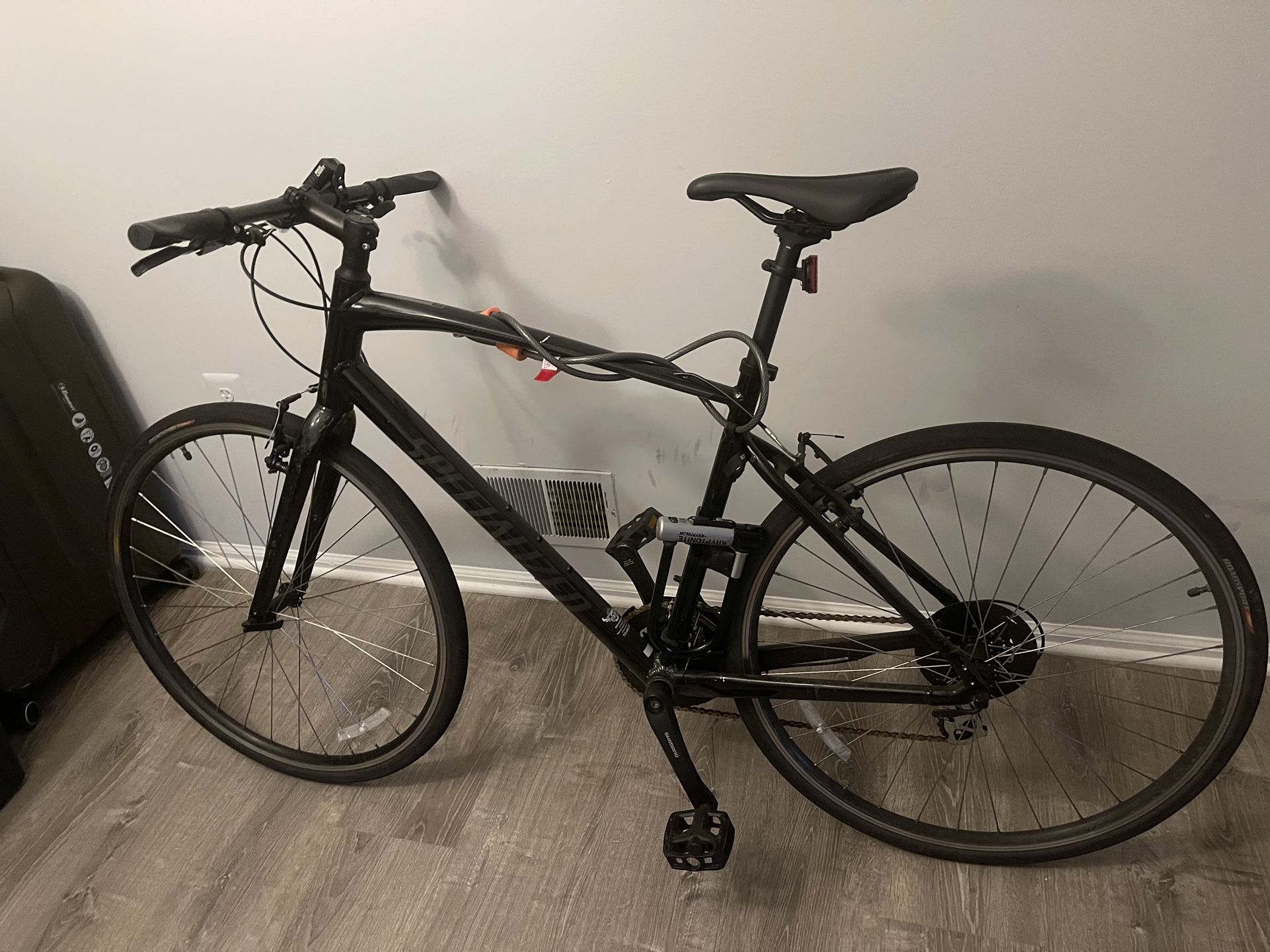 Lightly Used Hybrid Bike - Great Condition
