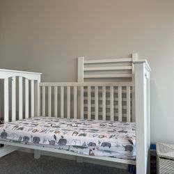 Pottery Barn Kendall Crib (White)