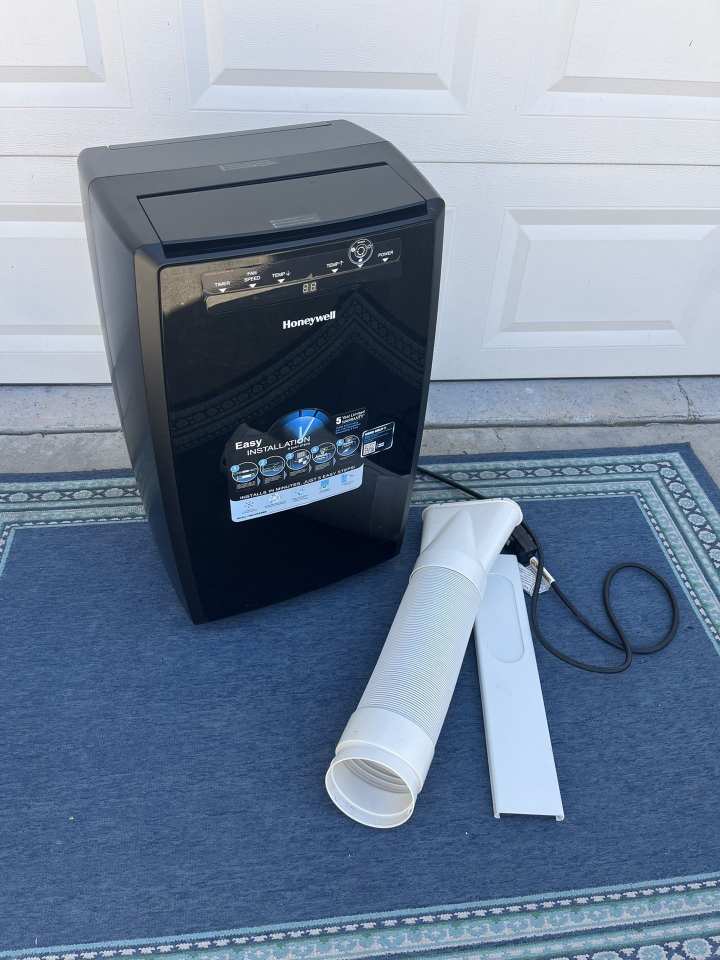 Honeywell Portable Air Conditioner/Fan/Dehumidifier - LIKE NEW