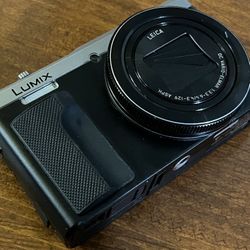 LUMIX DMC ZS60 PANASONIC  CAMERA  AS IS
